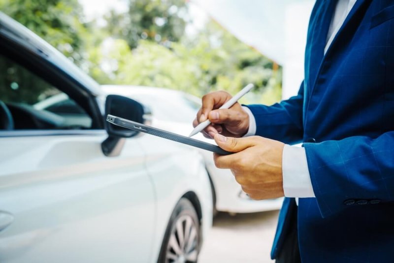 Navigating the Road Car Insurance Costs in Canada and How to Lower Them