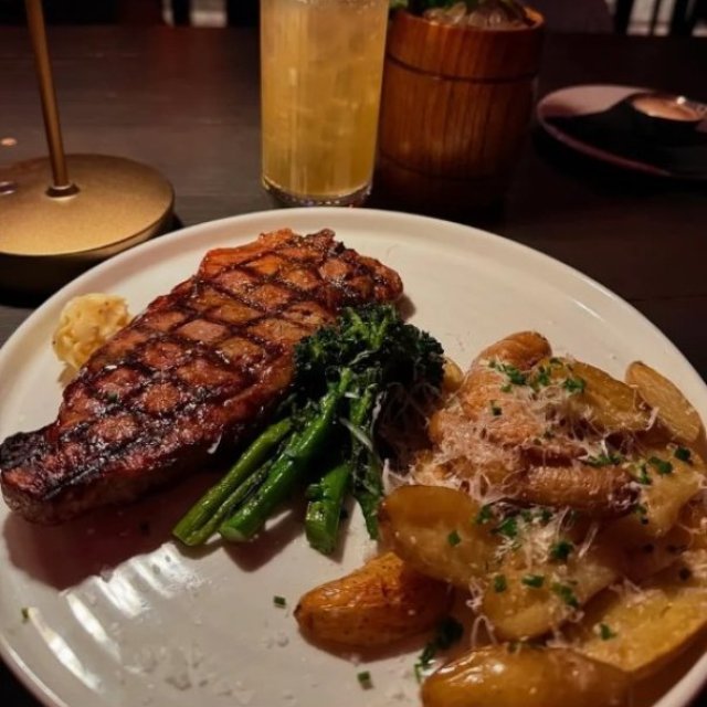Arlo Wine & Restaurant Ottawa