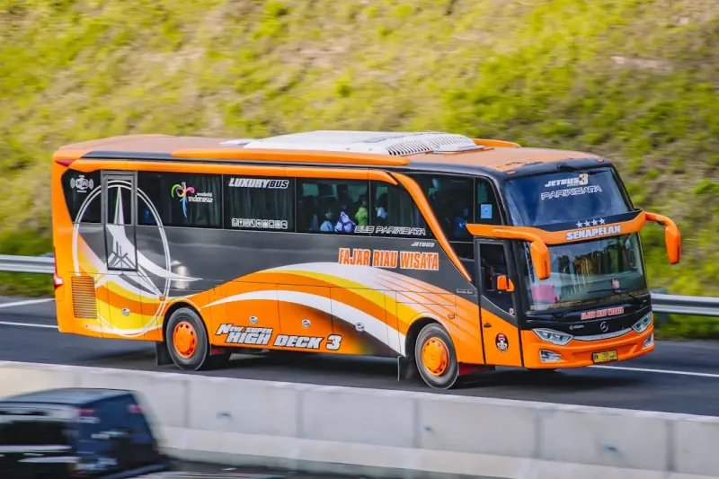 Beyond the Horizon: Crafting Hybrid Cruise‑and‑Bus Adventures for Modern Explorers