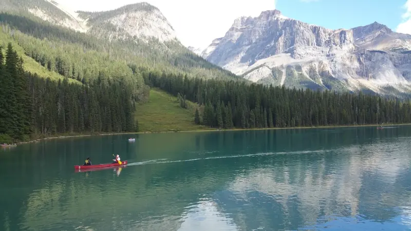 How Canada’s Community Canoe Clubs Are Rekindling Connection and Craft How Canada’s Community Canoe Clubs Are Rekindling Connection and Craft