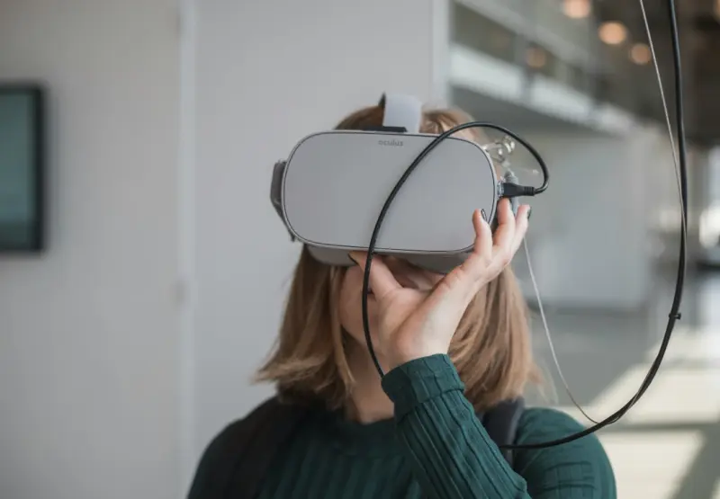 Immersive Healing: How Virtual Reality is Transforming Mental Health Care - Support Canadian