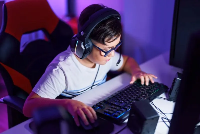 A Warning to Canadian Parents Roblox is a "Pedophile Hellscape for Kids"?