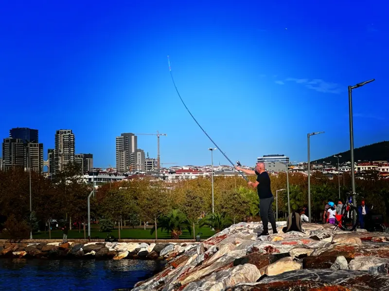 Urban Angling in Ontario: Finding the Best City Waterholes Urban Angling in Ontario: Finding the Best City Waterholes