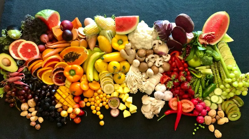 The Colorful Nutrition Playbook: Harnessing Food Pigments for Peak Health