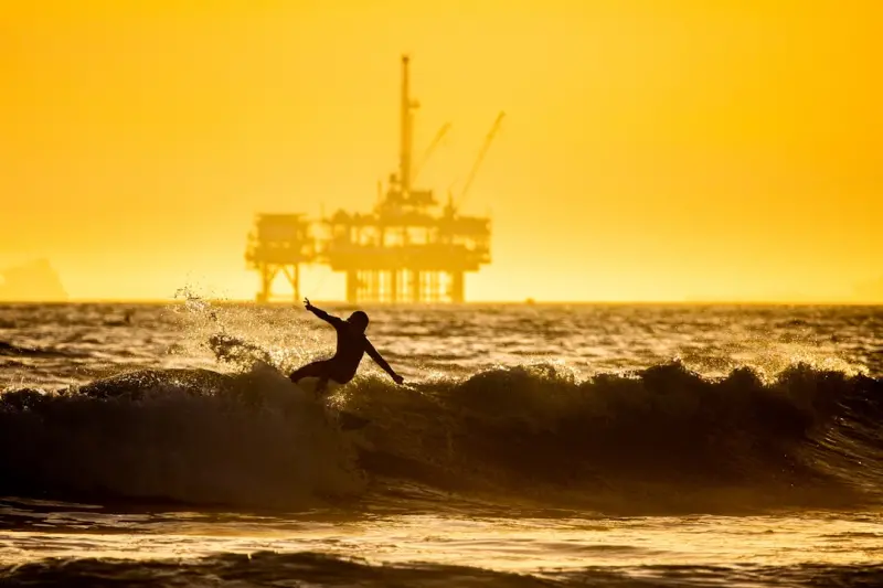 Riding the Tariff Wave: A SaaS Playbook for Uncertain Trade Winds