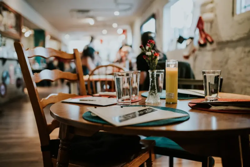 Why Your Restaurant Table Choice Matters More Than the Food