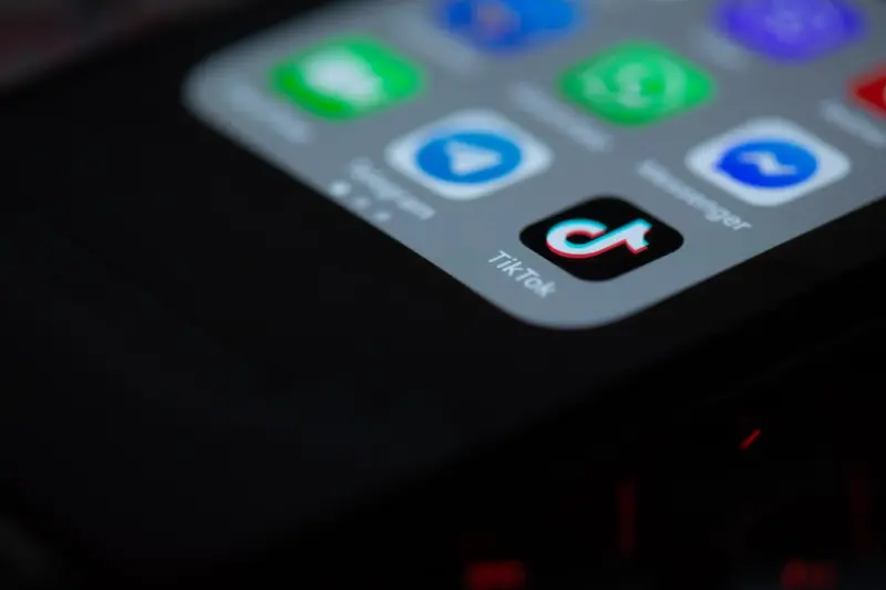 Navigating Defamation in the Age of TikTok and Twitter Navigating Defamation in the Age of TikTok and Twitter
