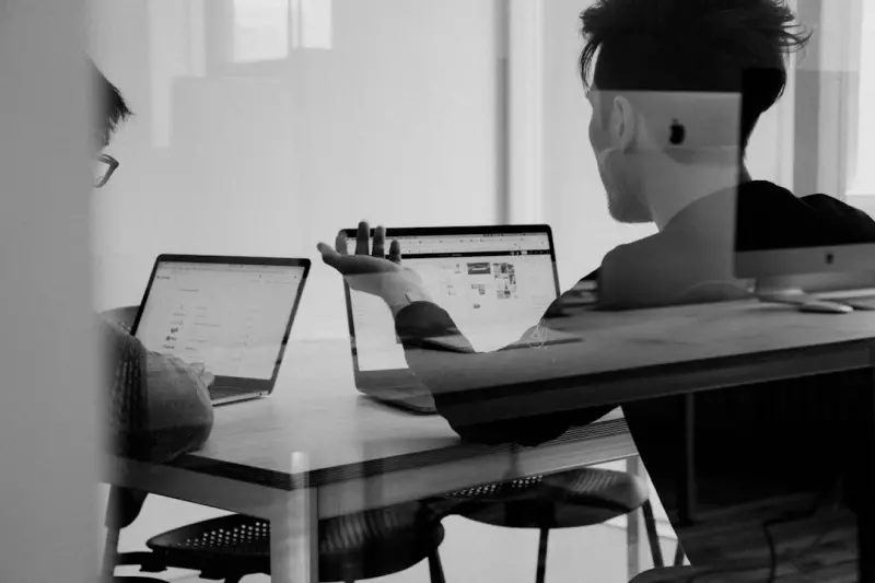 Conversational Commerce: The New Engine Driving B2B SaaS Growth