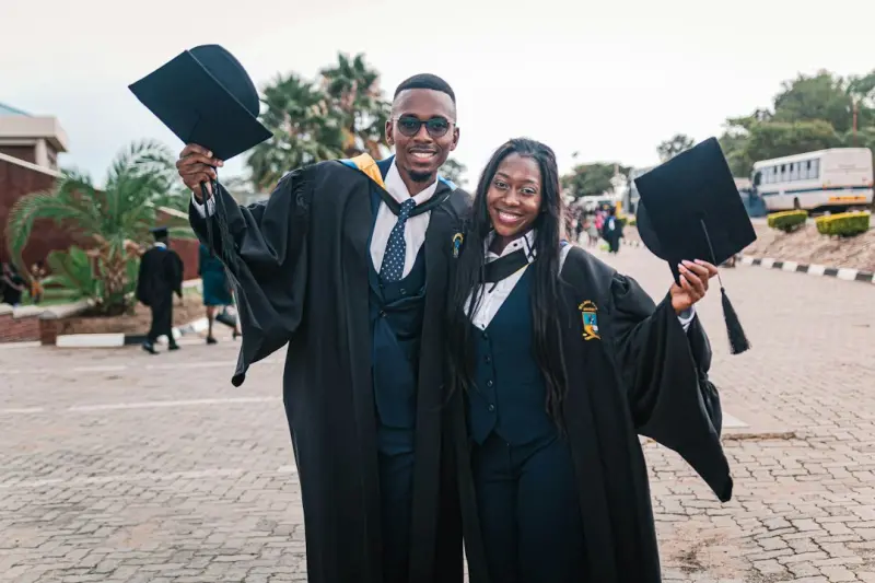 Hybrid Prom & Graduation: Merging Real‑World Glamour with Digital Innovation Hybrid Prom & Graduation: Merging Real‑World Glamour with Digital Innovation