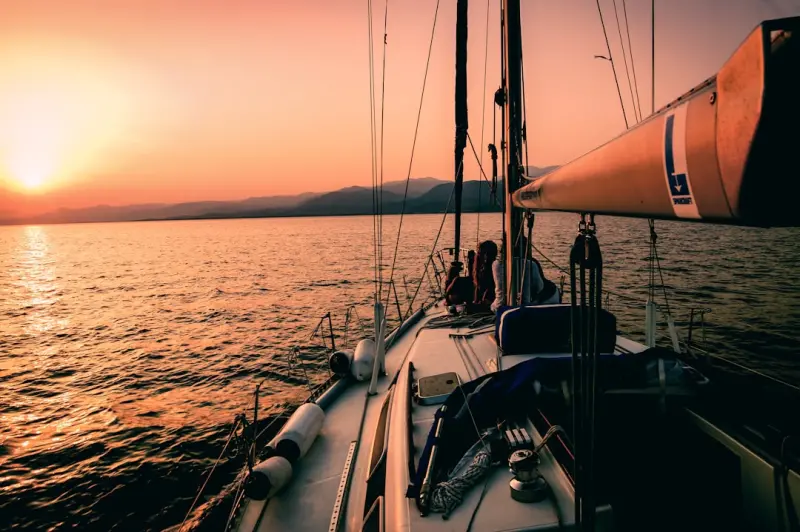 Sailing and Rolling: How Narrative Journeys Redefine Cruise and Bus Tours Sailing and Rolling: How Narrative Journeys Redefine Cruise and Bus Tours