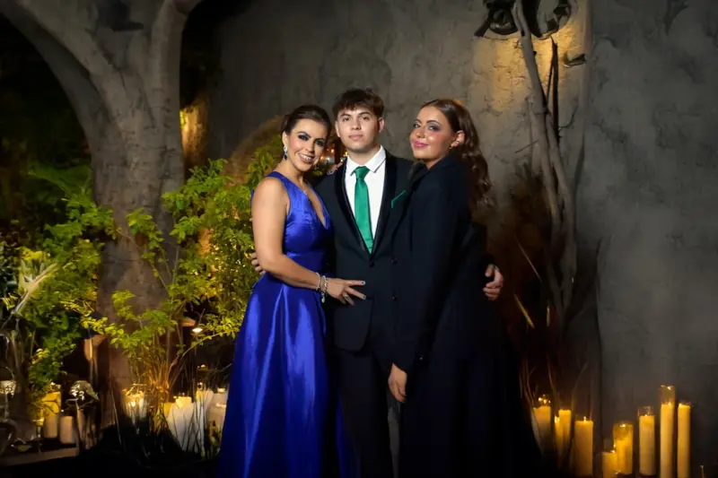 Smart, Sustainable Prom & Graduation Planning Guide Smart, Sustainable Prom & Graduation Planning Guide