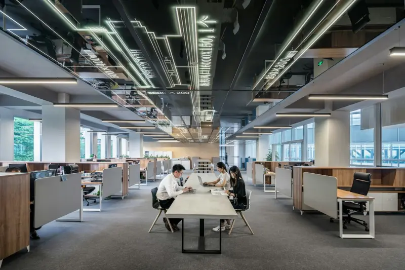 From Cubicles to Communities: Why Hybrid Workspaces Are the Business Frontier - Support Canadian