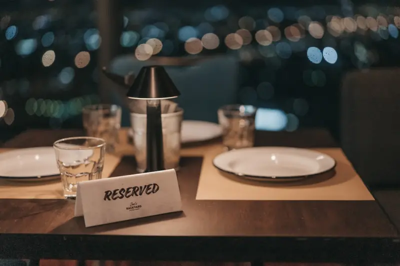 Restaurant Reinvention: Data, Subscription & Zero‑Waste Strategies