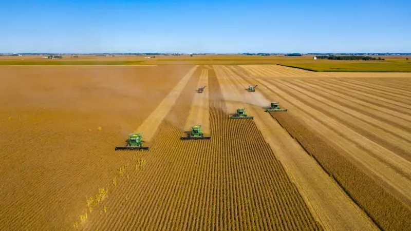 From Soil to Software: How Canadian Farmers Are Turning Climate Chaos into a Competitive Edge