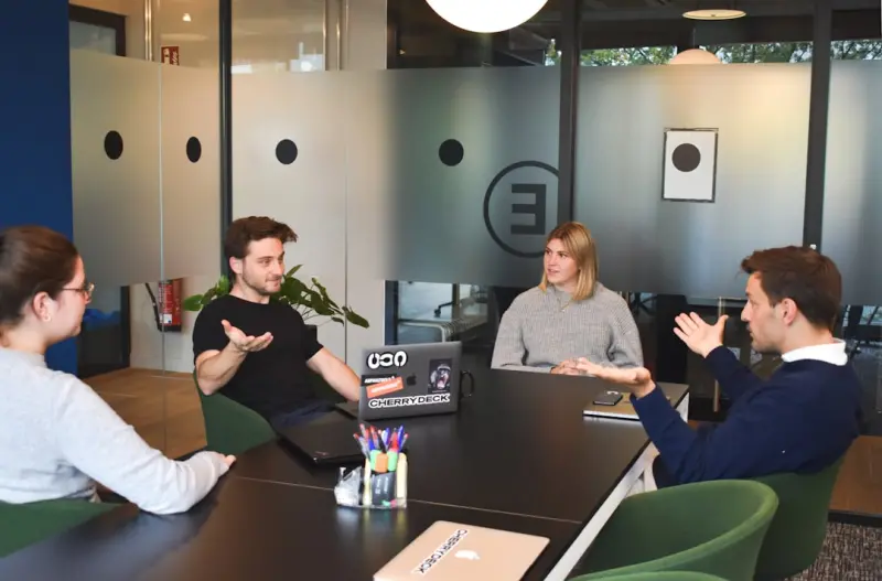 Why B2B Companies Are Investing in Employee Experience Platforms (and How to Do It Right)