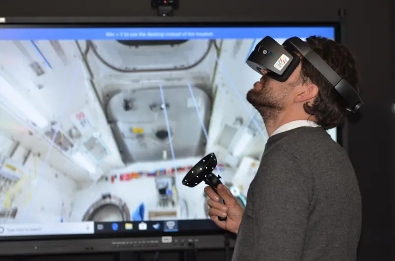 Virtual Reality Takes Center Stage in Canada’s Entertainment Evolution Virtual Reality Takes Center Stage in Canada’s Entertainment Evolution